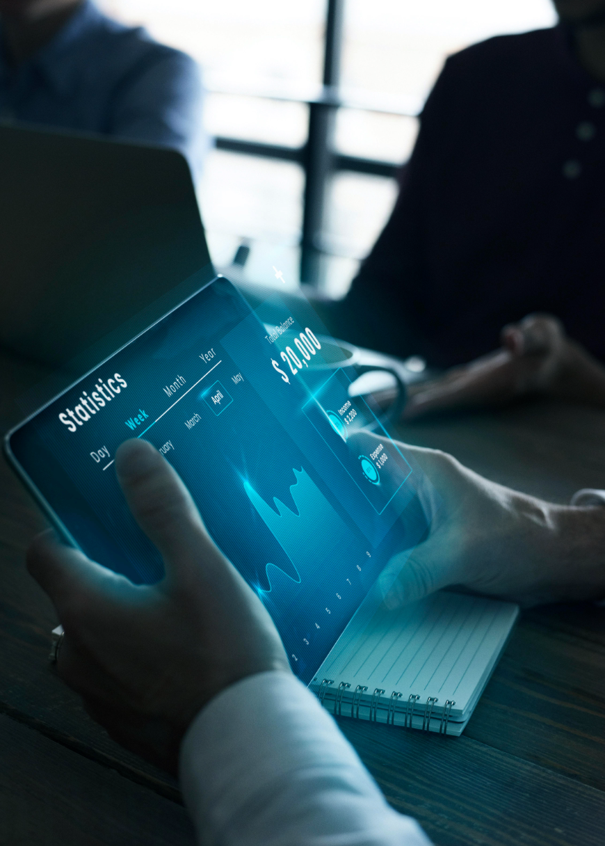 Tecnologia contábil moderna com análise de dados financeiros